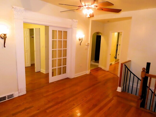 Foto del edificio - 8339 S Bennett Ave