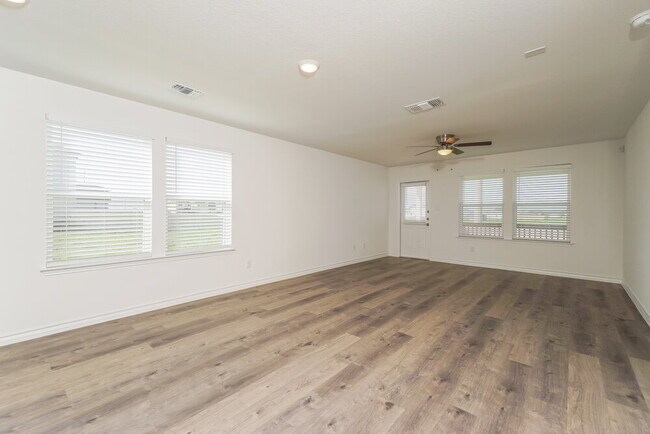 Building Photo - 1652 Viola Ln