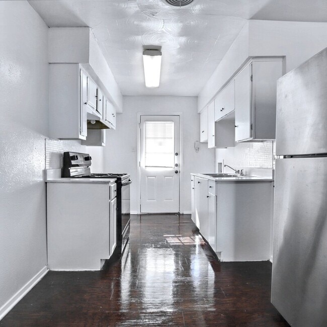 Building Photo - 2725 Patricia Ln