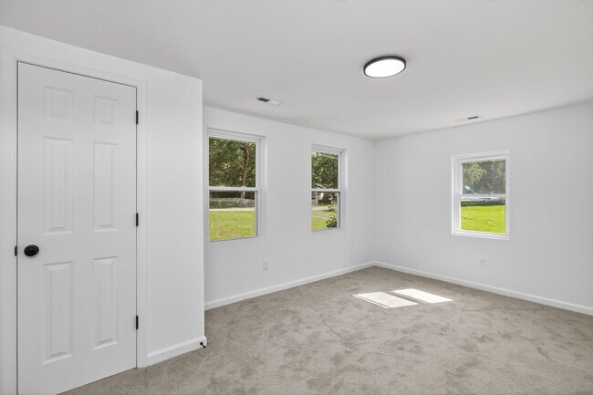 Foto del edificio - 13648 Track Ln