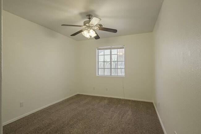 Foto del edificio - Beautiful Home on Green Belt in Palo Verde Meadows