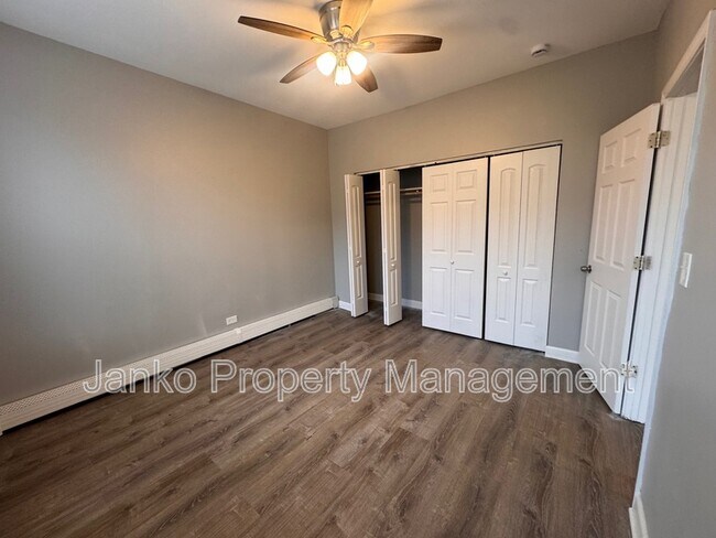 Foto del edificio - 5647 W Washington Blvd