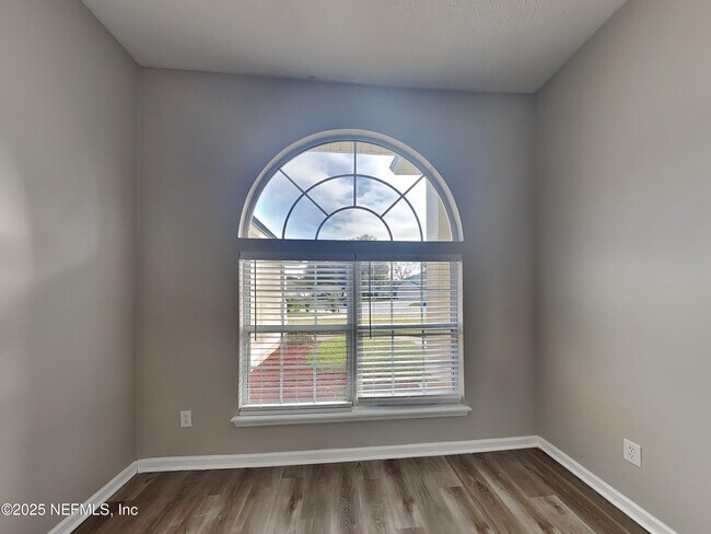 Foto del edificio - 1668 Hidden Forest Ln