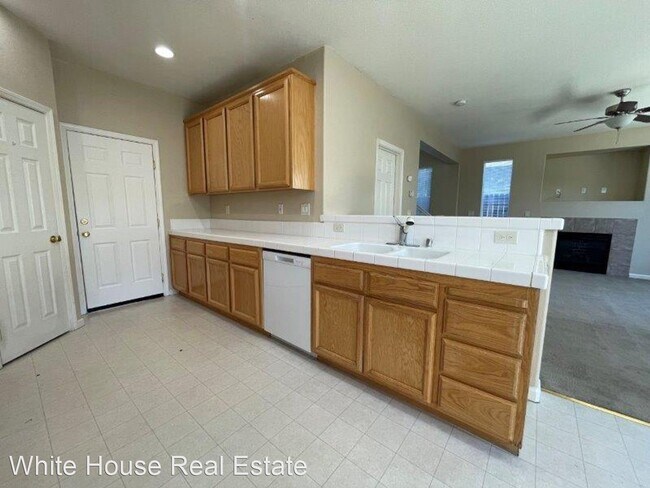Building Photo - 3 br, 2.5 bath House - 5438 Birk Way