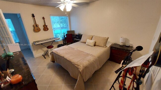 Building Photo - 437 Vista Isles Dr