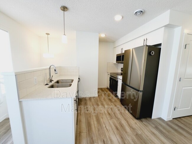 Building Photo - 1530 Tamarack Blvd NW