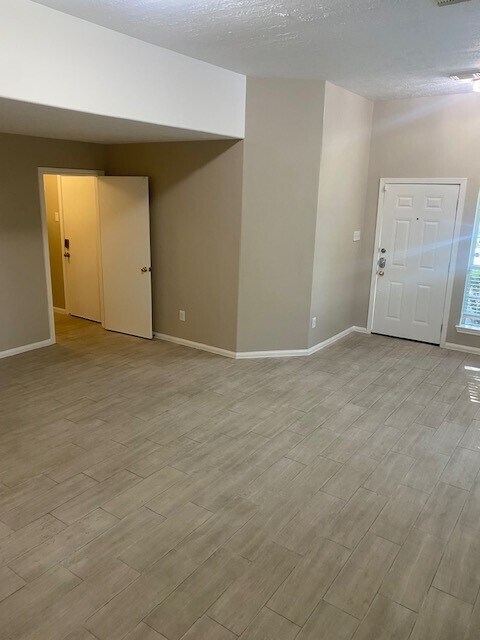 Foto del edificio - 13543 Ambrose St