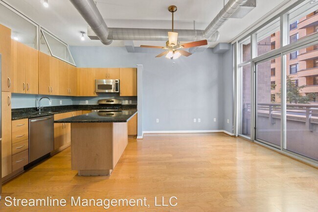 Foto del edificio - 2 br, 2 bath House - 811 4th St NW #210
