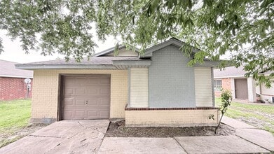 Building Photo - 15821 Ridgecroft Rd