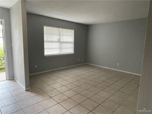 Building Photo - 500 Fern Ave