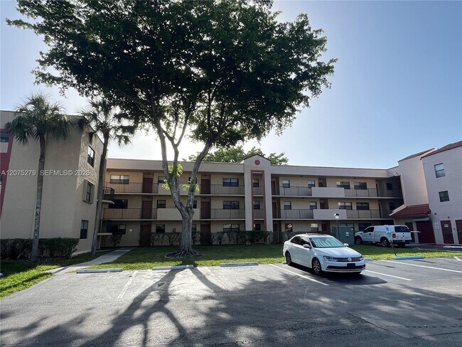 Foto del edificio - 3252 Foxcroft Rd