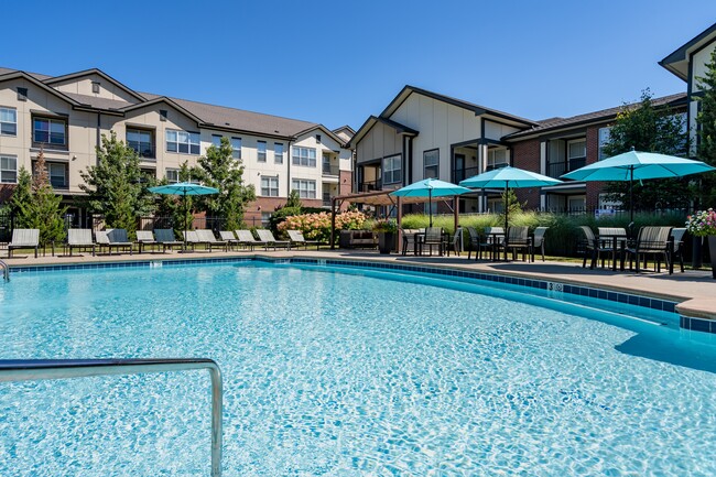 Upgrade your lifestyle luxury pool included. - Austin Park Apartments