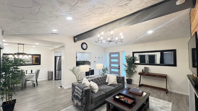 Living Room - 2604 Nelwin Pl