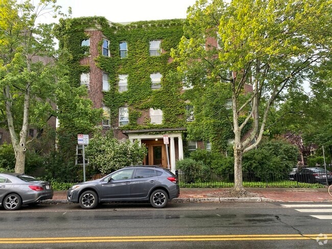 Building Photo - 315 Harvard St
