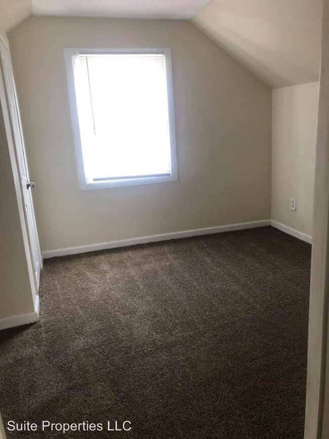 Foto del edificio - 4 br, 1 bath House - 20285 Evergreen Rd