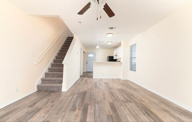 Building Photo - 3 Bratton Dr
