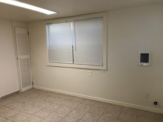 Foto del edificio - Basement Home! 2BD/ 1BA