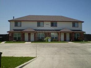 Building Photo - 4305 Mattie Dr