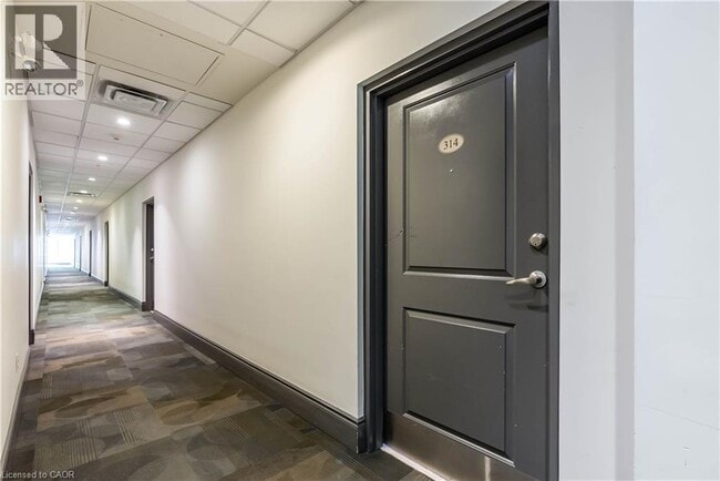 Building Photo - 95 Wilson St W