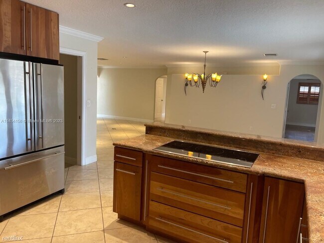 Foto del edificio - 3 br, 2 bath House - 405 SE 4th Ter