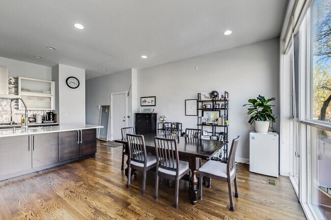 Foto del edificio - 814 N Wood St