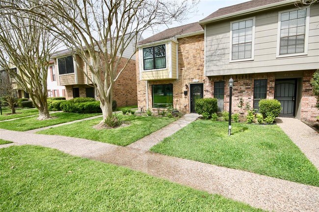 Building Photo - 6533 Wanda Ln