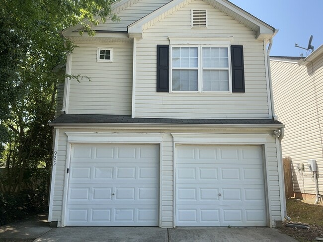 Building Photo - 925 Stinson Ave