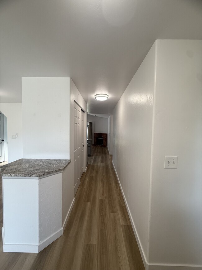 Foto del edificio - 6128 Thornbury Ct SE
