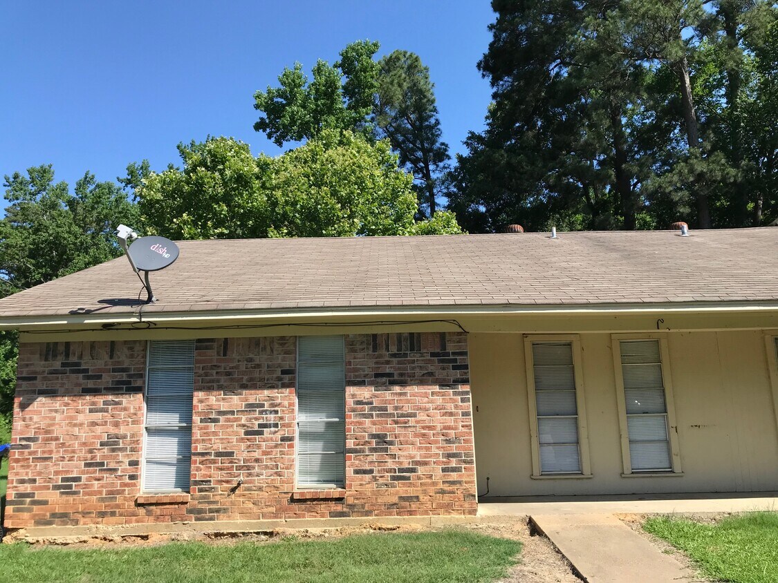 5 Harroun Ct Unit A, Longview, TX 75604 Apartments in Longview, TX