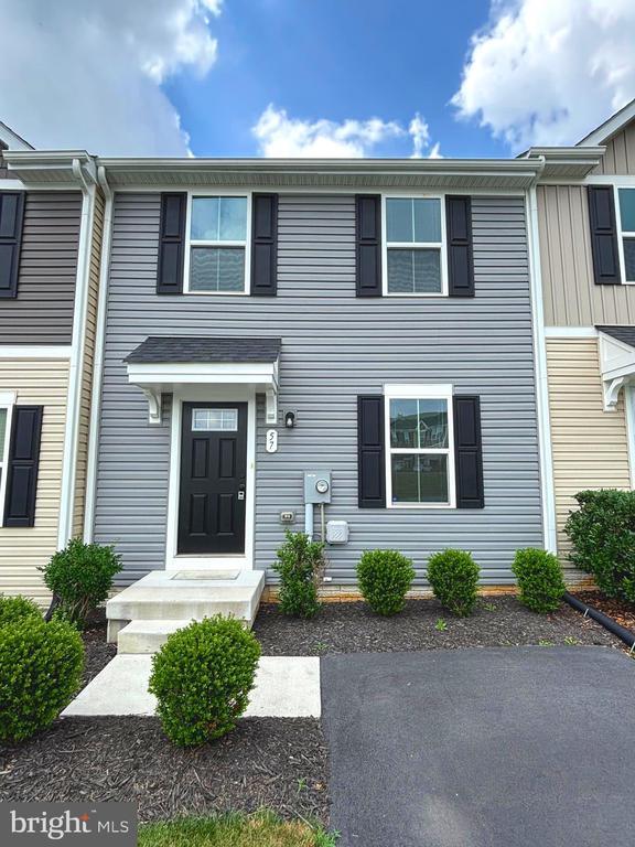 Foto principal - 57 Sebago Pl
