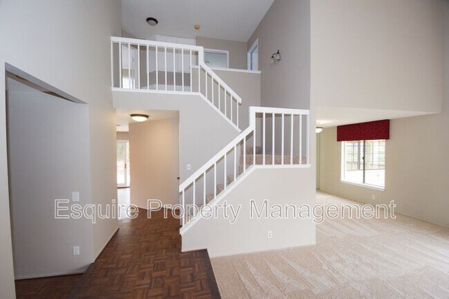 Foto del edificio - 887 Yearling Ct