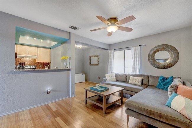 Building Photo - 3627 Menchaca Rd