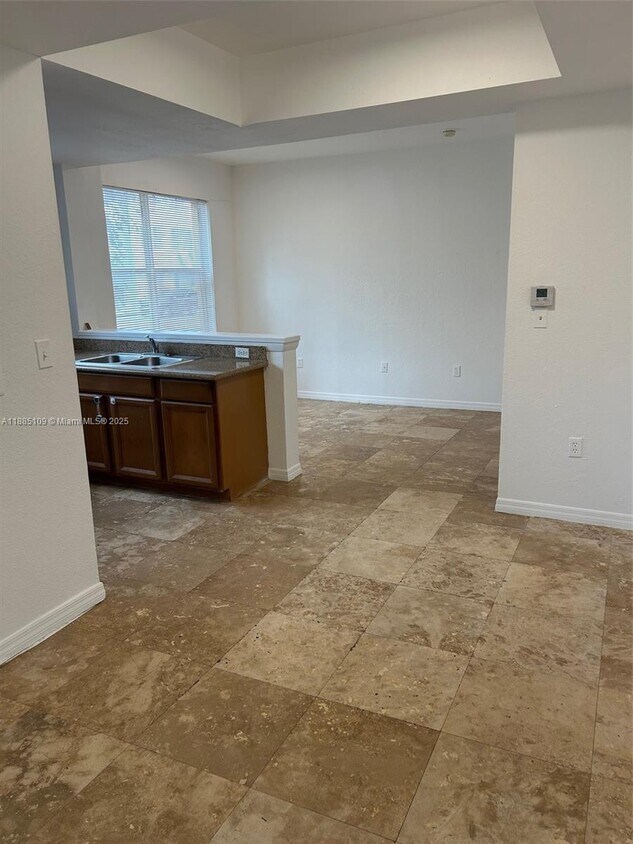 Foto principal - 953 SW 10th St