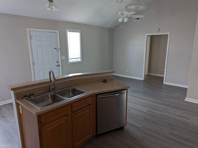 Building Photo - 3 br, 2 bath House - 2 Symbolic Court