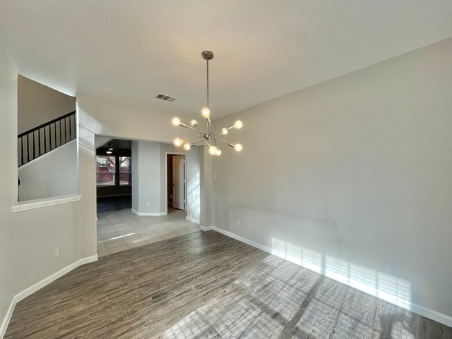 Building Photo - Viewable Now!