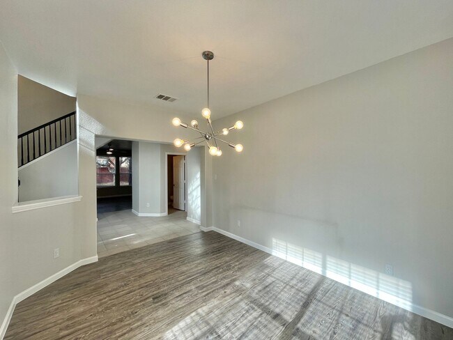 Foto del edificio - Viewable Now!