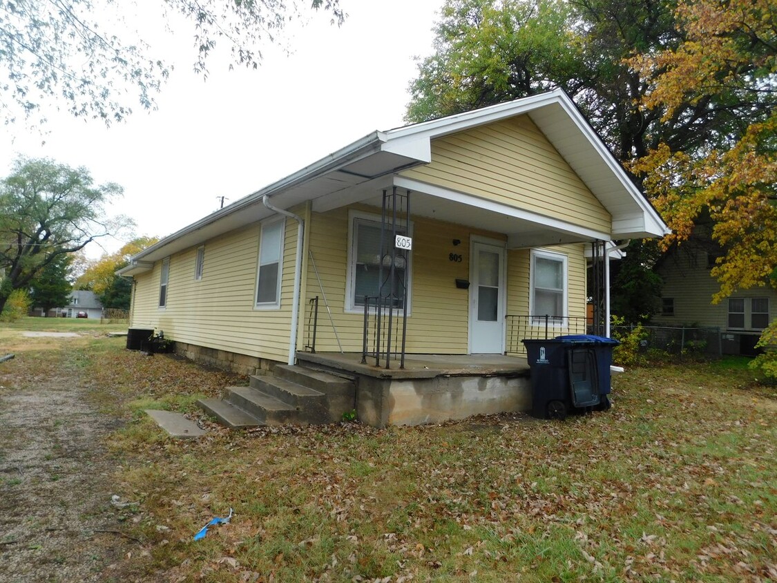 Primary Photo - 2 Bedroom 1 Bath Home in El Dorado