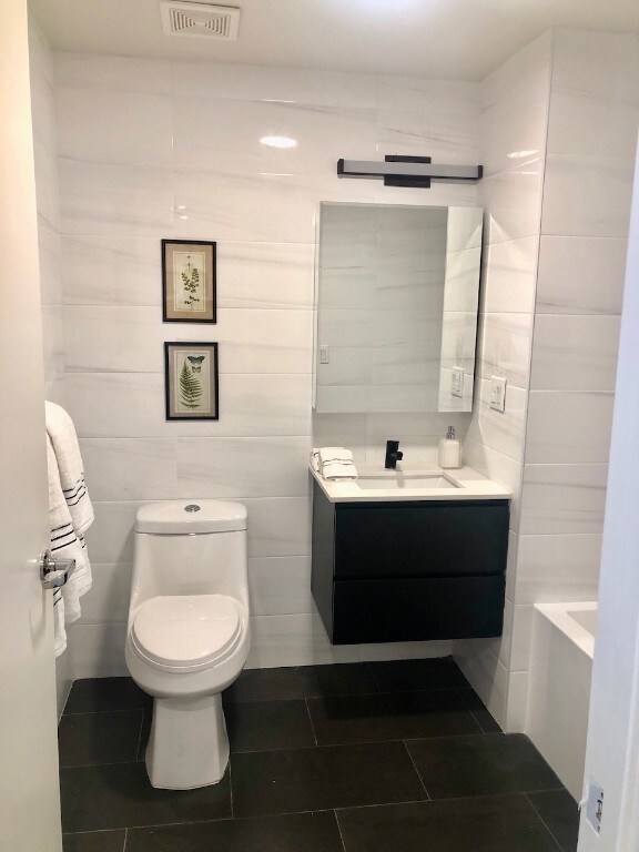 Foto del edificio - 1704 Ocean Avenue