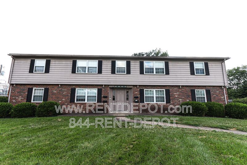 Foto principal - 2821 Ravenswood Dr
