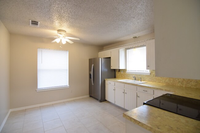Building Photo - 3907 Griffin Dr