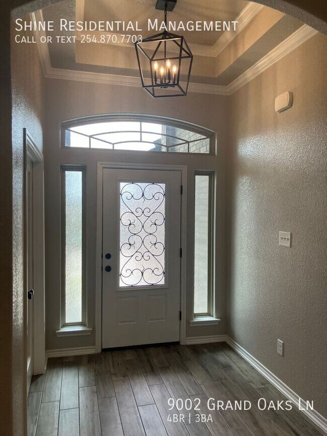 Foto del edificio - 9002 Grand Oaks Ln