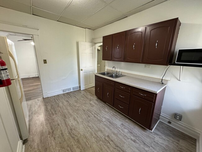 Building Photo - 3017 Restormel St