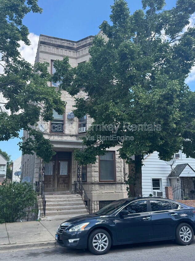 Foto principal - 2320 W 23rd St