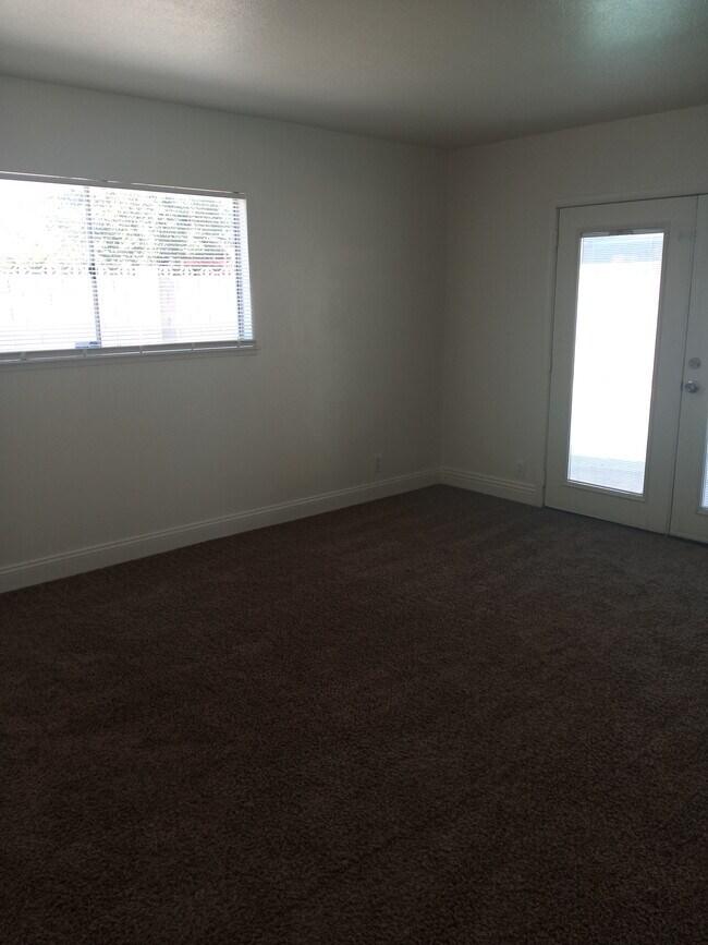 Building Photo - 6570 Mountainwood Ln