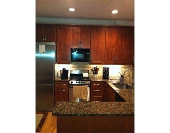 Building Photo - 188 W 7th St