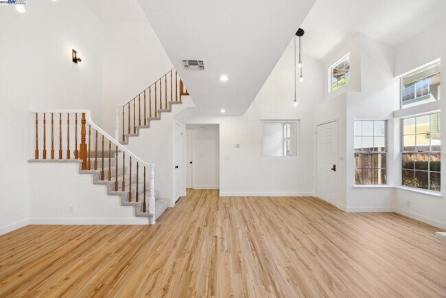 Foto del edificio - 1733 Magnolia Cir
