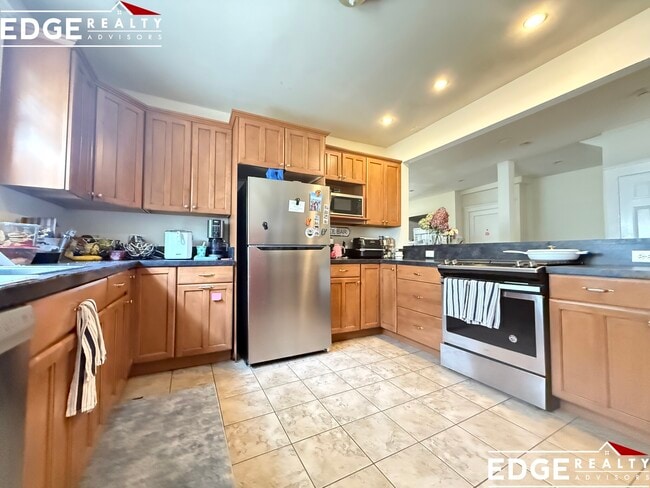 Building Photo - 53 Radnor Rd