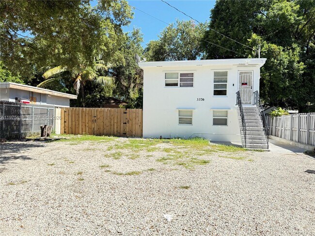 Foto del edificio - 3376 NW 49th St