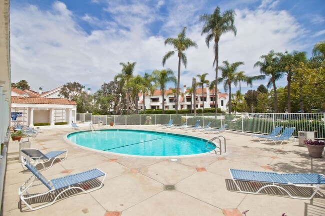 Building Photo - Welcome to Pacfic Ranch downtown HB!