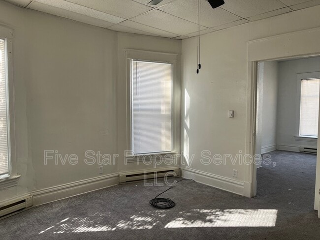 Foto del edificio - 400 W Allen St